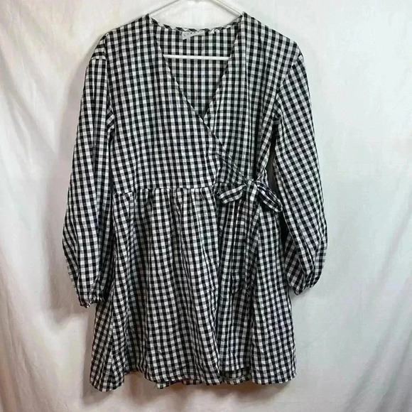 Daisy Street Dresses & Skirts - Daisy Street Black & White Gingham Checked Wrap Dress.  Size 10.